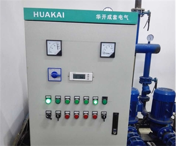 安裝，調(diào)試中的換熱機(jī)組電器柜