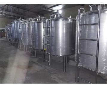 1-2噸發(fā)酵罐、待裝罐、CIP罐